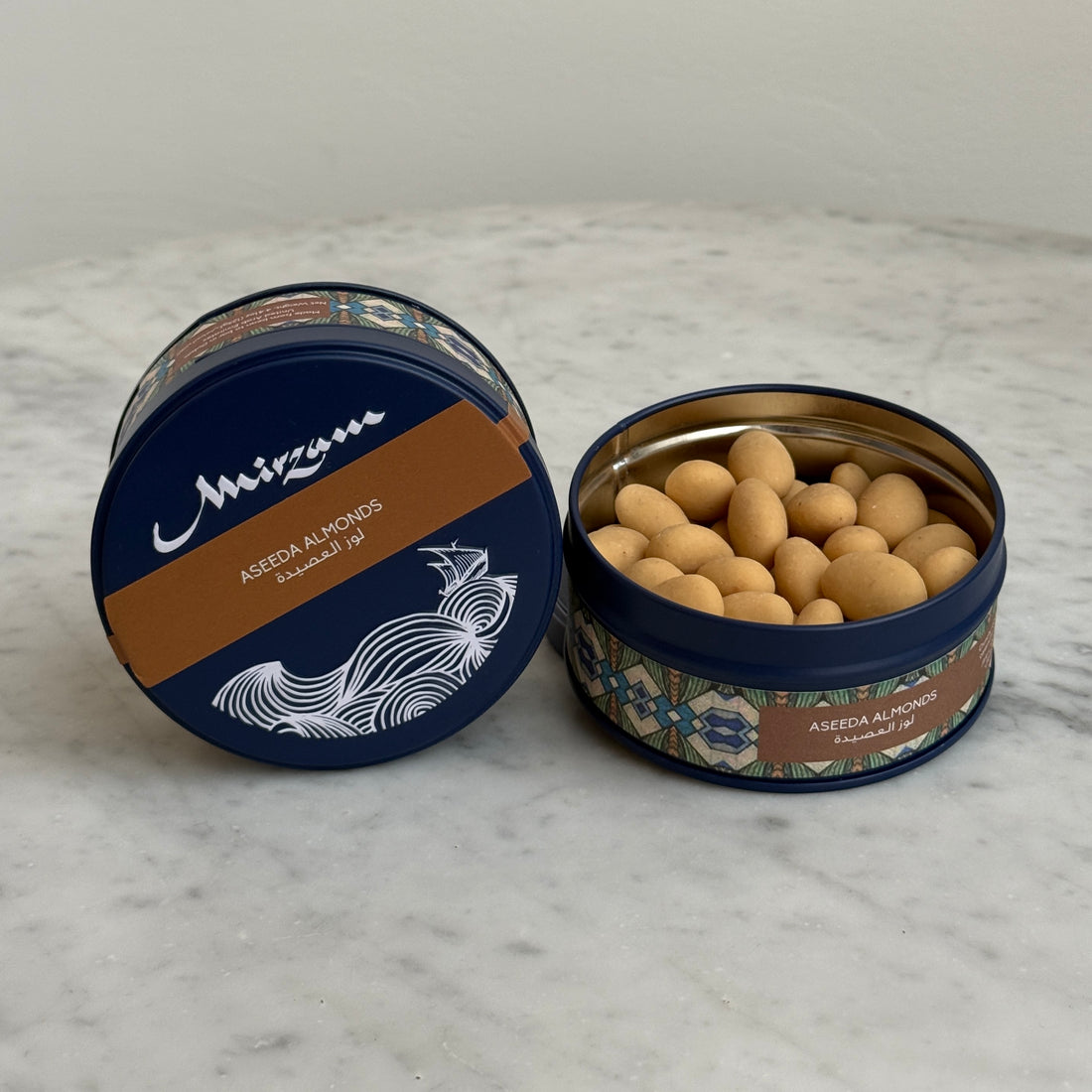 Aseeda Almonds Covered in White Chocolate - Small Tin